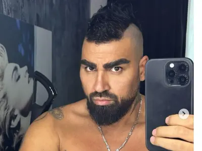 Азис си измисля, че е пуерториканец