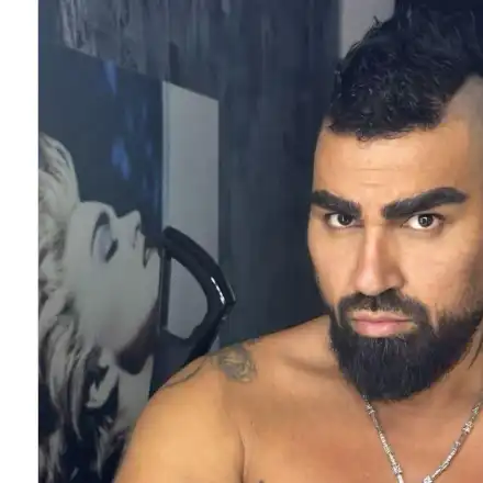 Азис си измисля, че е пуерториканец