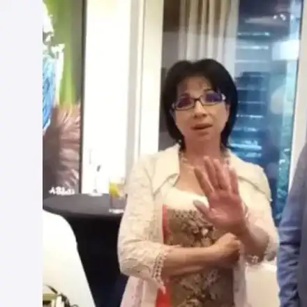 Цветанка Ризова на 60: Булка с бонус — свекърва, доведени деца и внуче! СНИМКИ