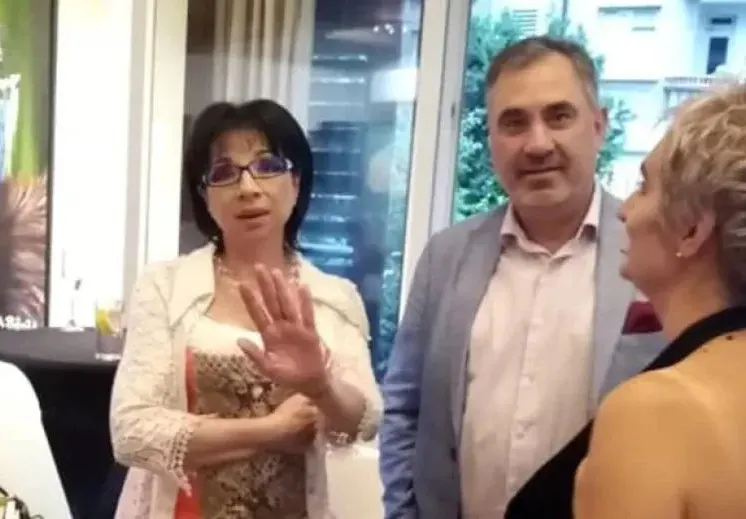 Цветанка Ризова на 60: Булка с бонус — свекърва, доведени деца и внуче! СНИМКИ