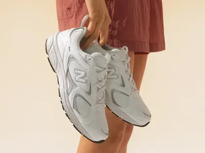 Дамски сникърси и маратонки - кои са на мода през 2025 г.?