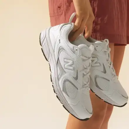 Дамски сникърси и маратонки - кои са на мода през 2025 г.?