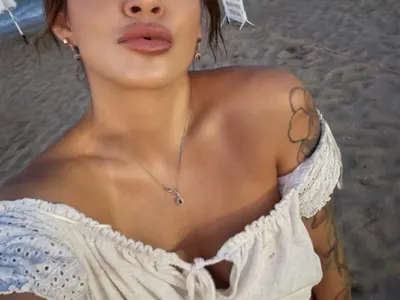 Деси Цонева се наслаждава на слънцето и морето!