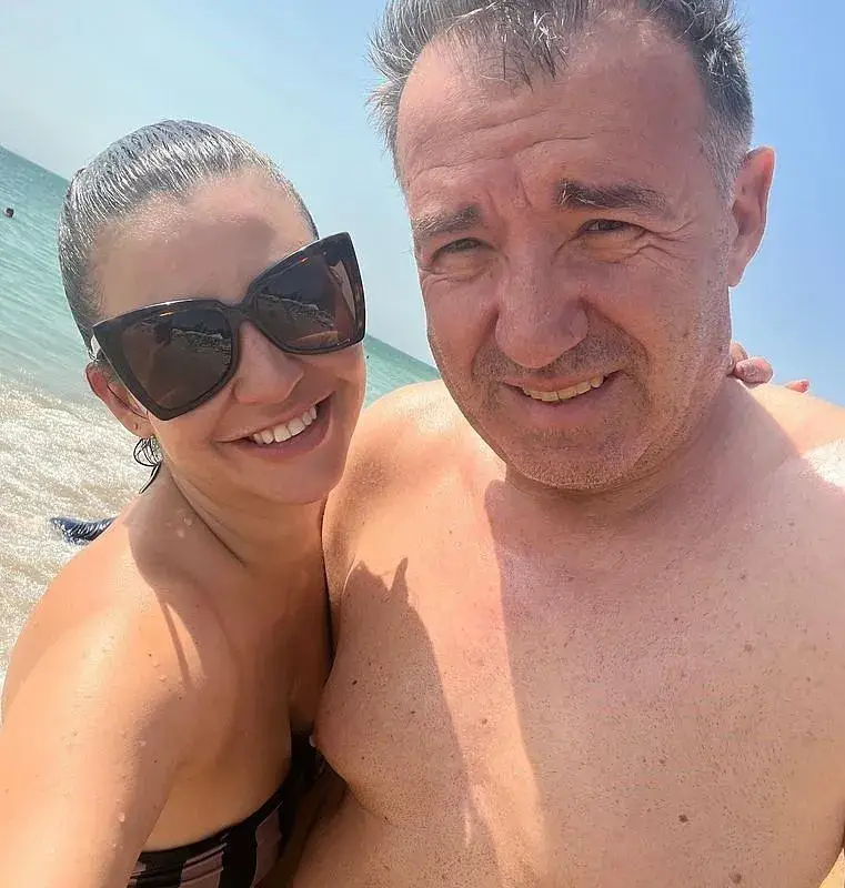 Деси Цонева  получи порше  за годишнината  от сватбата