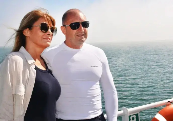 Деси Радева: Всичко, което може да се купи с пари, е евтино! (ето как я попиляха в мрежата – ВИЖ ТУК)