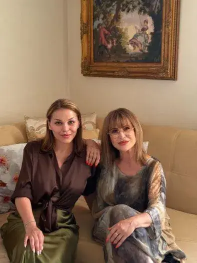 Деси Слава готви дует с Мими Иванова