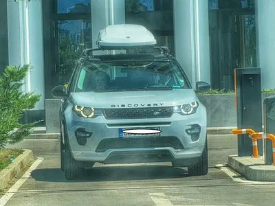 Деян Донков вози Анна Кошко в кола за 100 бона, но лицето й пак е помръкнало – защо ли?! (СНИМКИ)