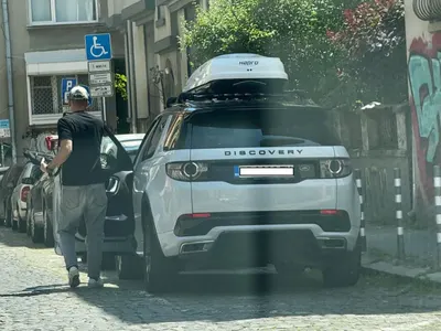 Деян Донков вози Анна Кошко в кола за 100 бона, но лицето й пак е помръкнало – защо ли?! (СНИМКИ)