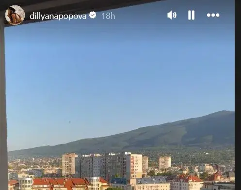 Диляна Попова гледа към Витоша от нов имот