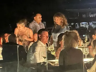 Държавна охрана пази Илияна Йотова на частно парти в най-скъпия ресторант на Южното Черноморие - компания й прави бос от Мултигруп
