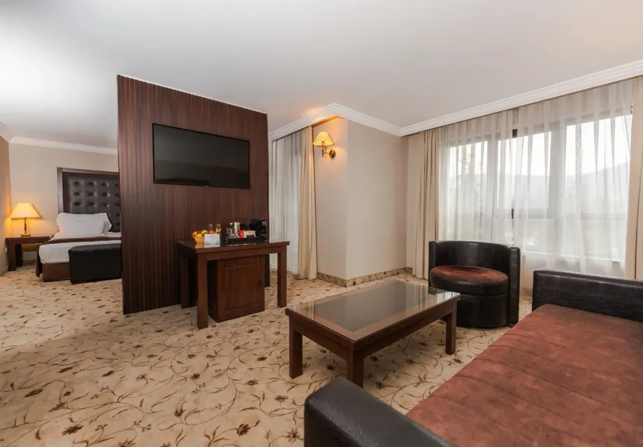 Откритие на Maxi Park Hotel &amp; SPA: Реновацията, която ще ви изуми!