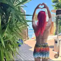 Елена Виан интимничи с младо гадже на плажа