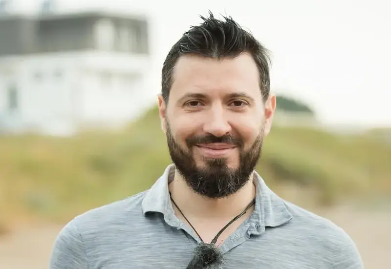 Елвиса попиля бившата