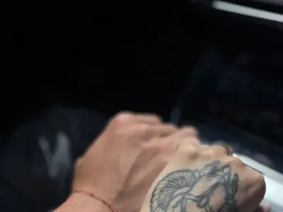 Ергенка показа новото гадже