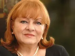 Естрадната легенда Богдана Карадочева навърши 76 г.