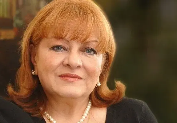 Естрадната легенда Богдана Карадочева навърши 76 г.
