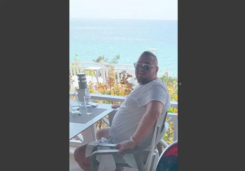 Фалшиви ли са снимките на Гущеров от лукса в Гърция? Вижте как го хванахме!