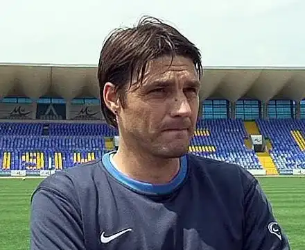 Футболистът Димитър Иванков положил менте асфалта за 300 000 лв. във врачанско