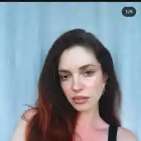 Глория Петкова почервенява като червен рак