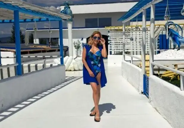 Гореща бомба в аквапарка! Николета Маданска по бански показа тяло за милиони