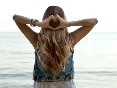 Грижа за удължена коса – как да запазите блясъка и здравината й през лятото