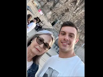 Грижовен внук: Филип Буков подари на баба си екскурзия