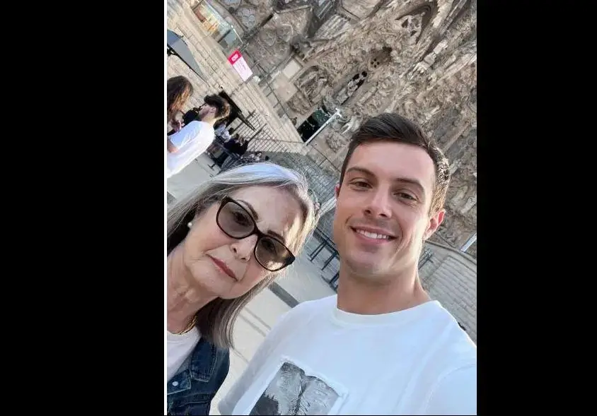 Грижовен внук: Филип Буков подари на баба си екскурзия