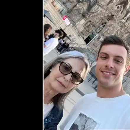 Грижовен внук: Филип Буков подари на баба си екскурзия