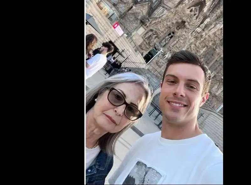 Грижовен внук: Филип Буков подари на баба си екскурзия