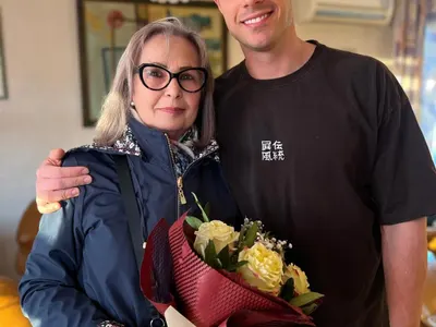 Грижовен внук: Филип Буков подари на баба си екскурзия