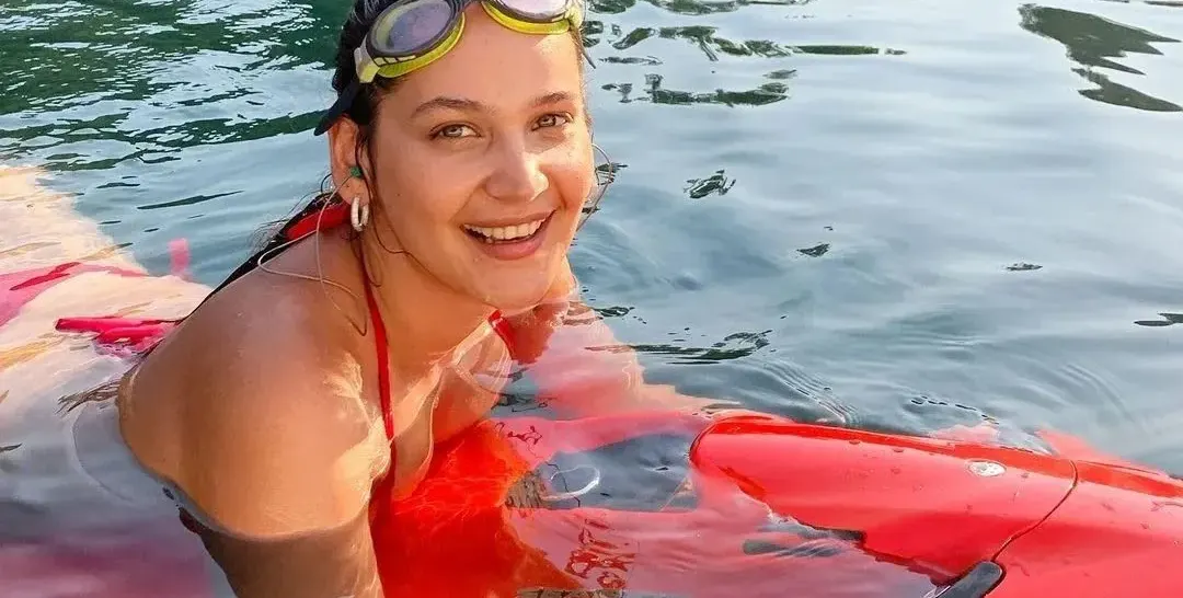 Гюлсим Али тресе тлъстинки по бански