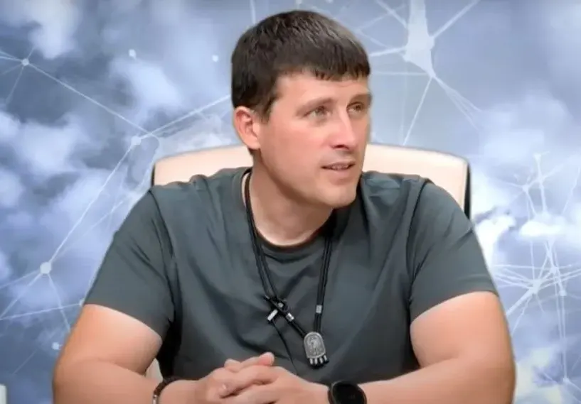 Ивелин Михайлов пази голи снимки на депутатка на Слави