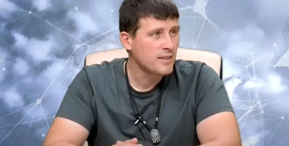 Ивелин Михайлов пази голи снимки на депутатка на Слави