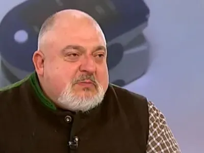 Изтръпнахме! Дадоха змия на Ути