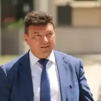 Живко Суджука вдига блок в центъра на София