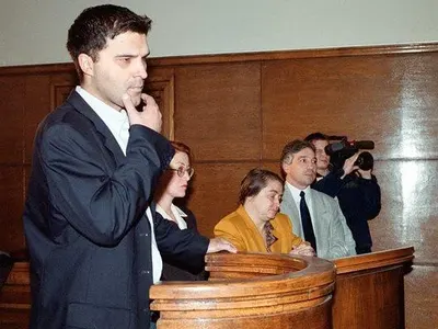 Кака Жени и баба Катя не изоставят Тошко Славков в ареста УНИКАЛНИ СНИМКИ