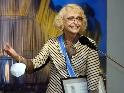 Камелия Тодорова лъсна цялата в злато