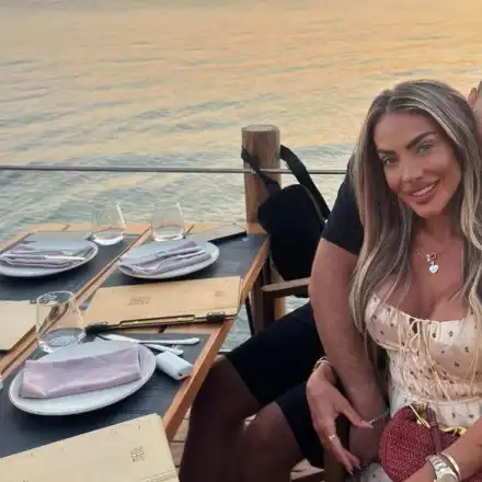 Карен глези Златка в елитен гръцки ресторант!