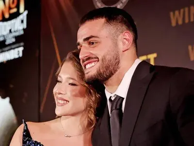 КАРЛОС БИ ШУТА НА МАГИ! Разгонени златотърсачки атакуват звяра на щангите с неприлични предложения (СНИМКИ)