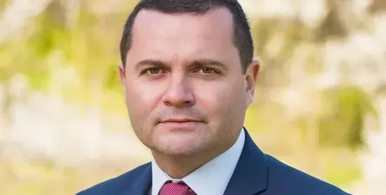 Кметът на Русе взел апартамент на съветник, за да му чисти имиджа