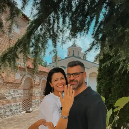 Красива романтика! Обичана водеща се сгоди