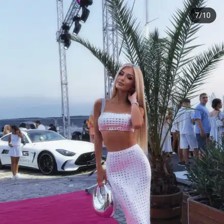 Лидия пръска сексапил във Варна