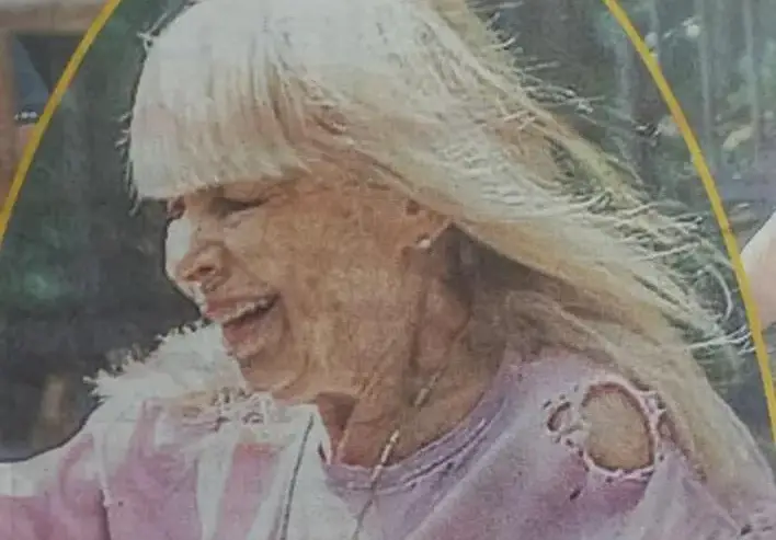 ЛИЛИ лъсна без грим (Папарашки снимки)