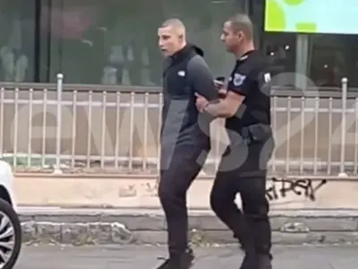 Локали нападнаха възрастна жена в центъра на София – двама арестувани, трима избягали (ВИДЕО)