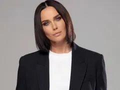 Мария Силвестър яхна лъскав джип за хилядарки!