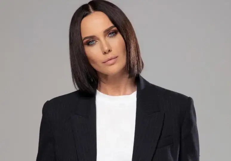 Мария Силвестър яхна лъскав джип за хилядарки!