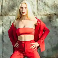 Мила Роберт на косъм от катастрофа заради спукана гума