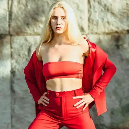 Мила Роберт на косъм от катастрофа заради спукана гума