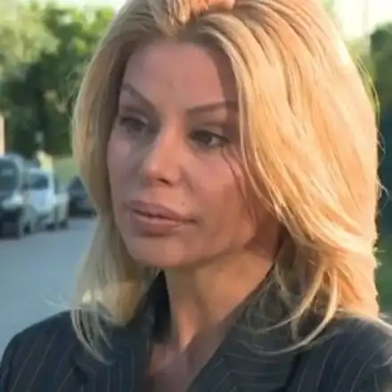 Не била ескортница ли?! Кой заведе Светлана Гущерова на лукс почивка, след като приятелки й плащат яденето?! (СНИМКИ)