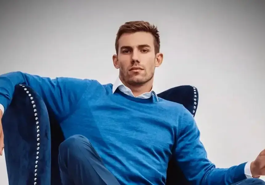 Неподозиран талант! „Ергенът" Виктор става певец